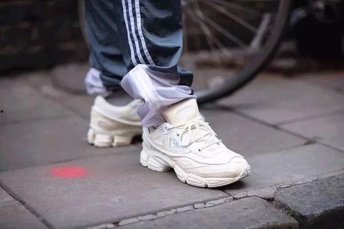 复古国产小白鞋美女视频